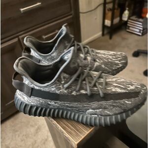 MENS ADIDAS YEEZY BOOST 350 V2 'MX DARK SALT size 9